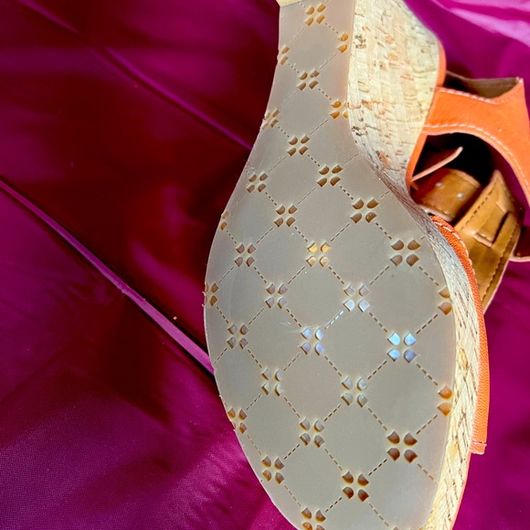 Sandals - Picture 2 of 3